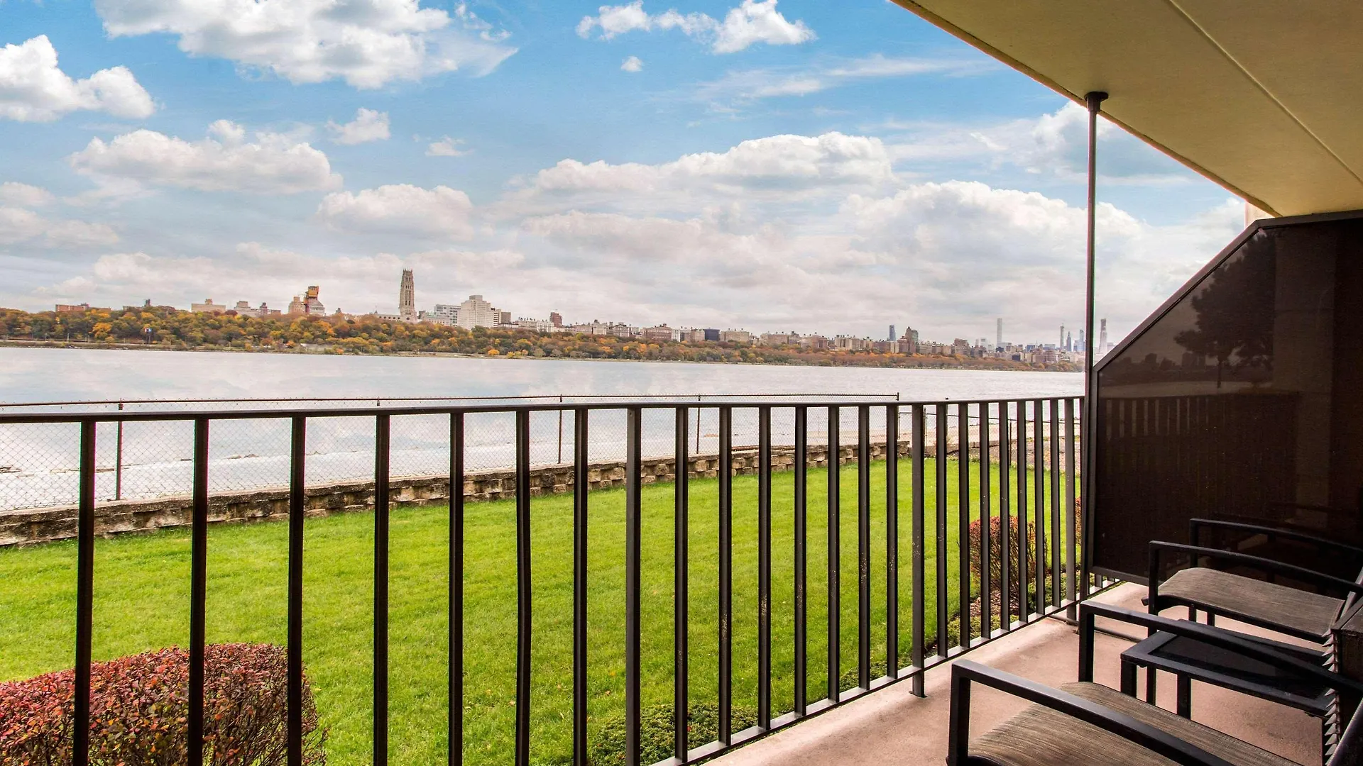 Comfort Inn Edgewater On Hudson River